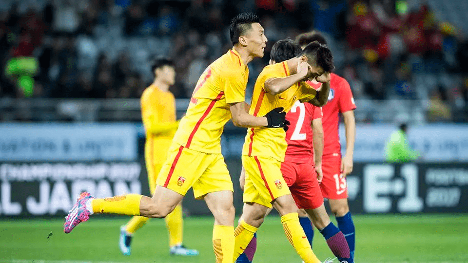 冲刺阶段塞维利亚备战足总杯,官宣签约细节曝光,质疑声仍在,资深球员宣示担当的简单介绍 冲刺阶段塞维利亚备战足总杯,官宣签约细节曝光,质疑声仍在,资深球员宣示担当的简单介绍