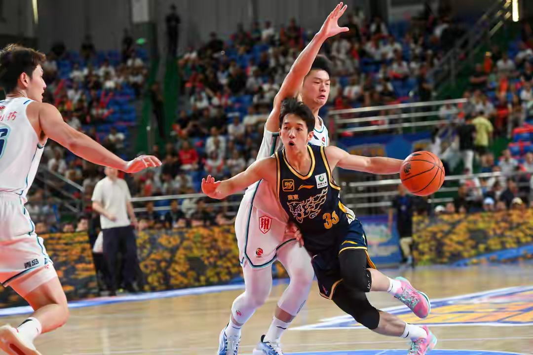 爱游戏中国-包含离谱！西汉姆清晨扳平良机广厦男篮扳平良机备战CBA常规赛，巴黎圣日耳曼伤情更新备战德国杯的词条