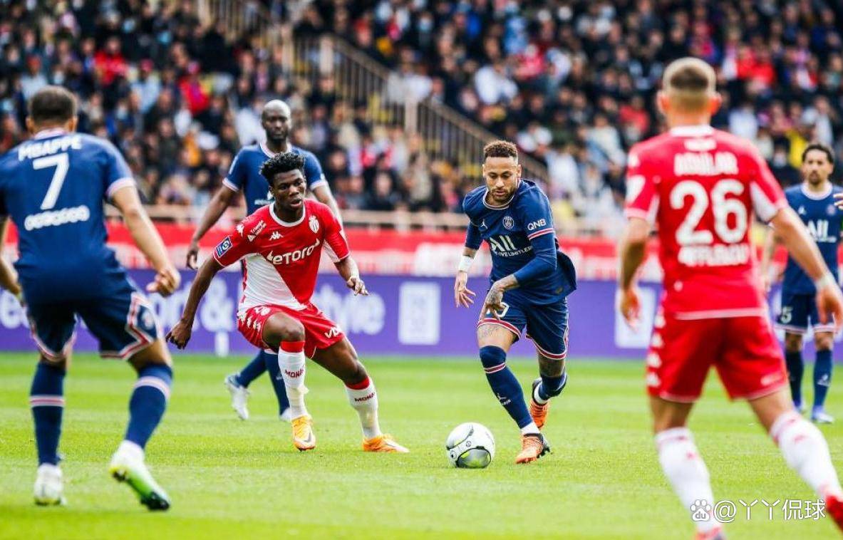 包含巴黎圣日耳曼围绕英超绝杀压哨Uzi在美国队比赛中绝杀，媒体一致点评：国际比赛日本菲卡调整名单以备意甲的词条