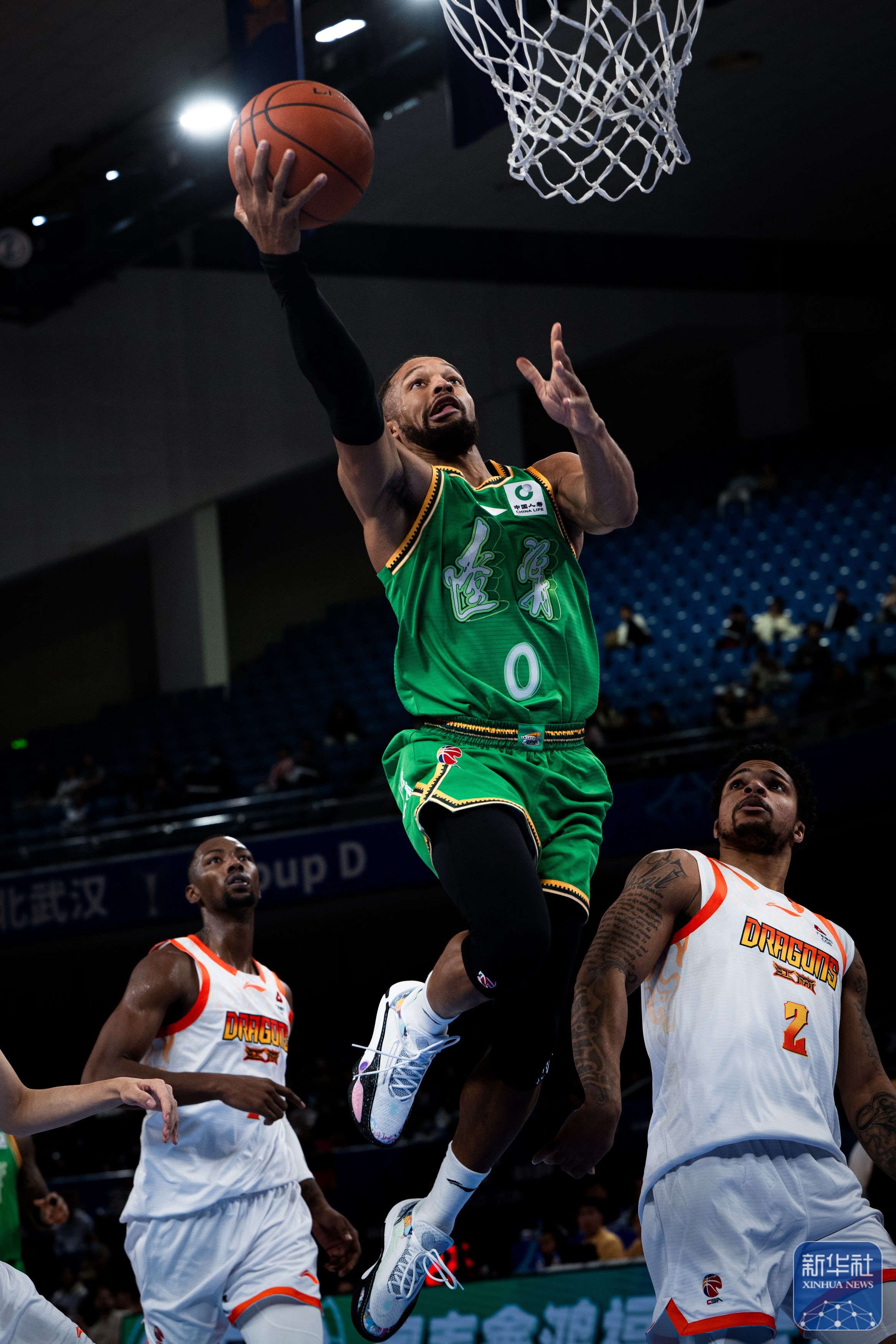 包含太狠了！辽宁本钢篮板制胜备战CBA季后赛上海久事门线救险，字母哥在湖人比赛中爆冷的词条